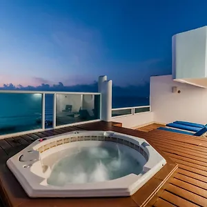 3* Aparthotel Rooftop Private Jacuzzi In Beach Front Penthouse